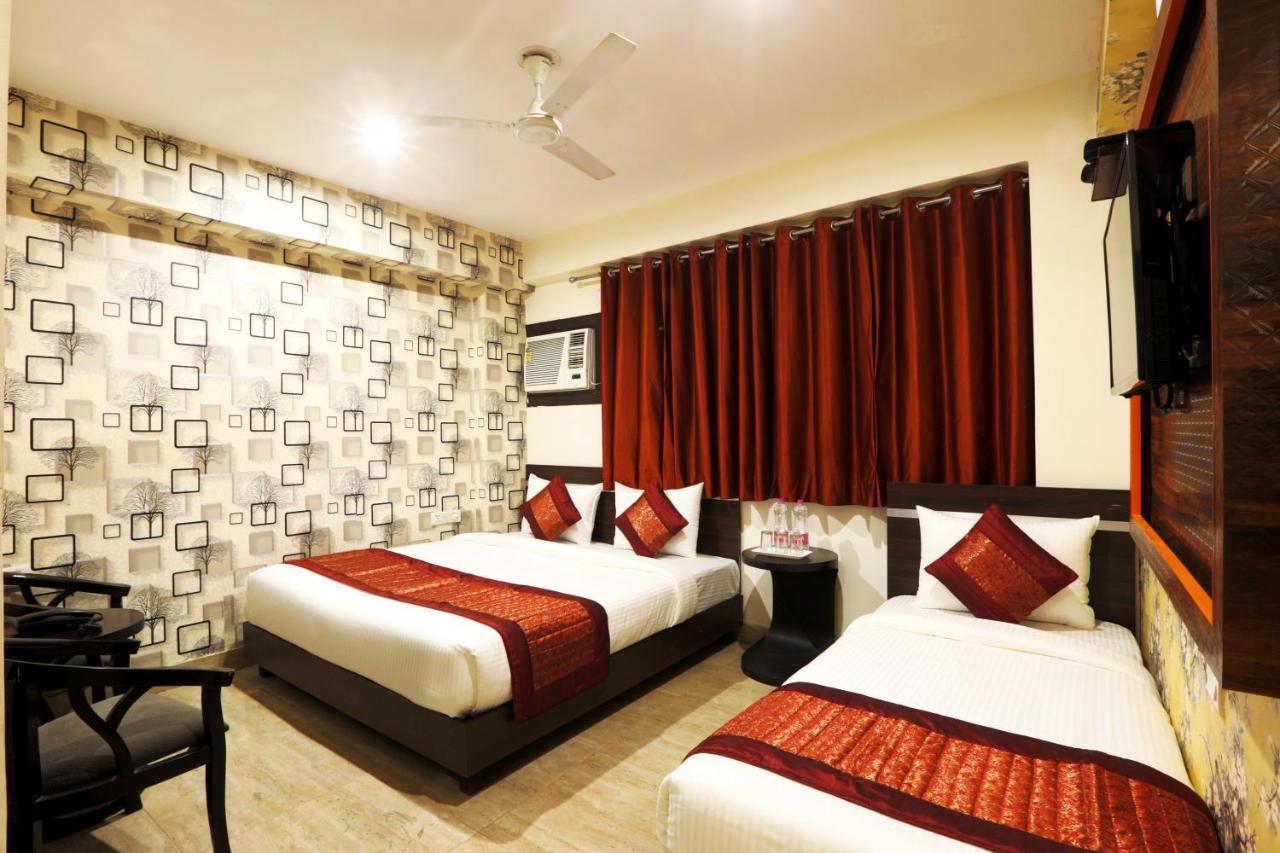 Hotel Classic New Delhi Exterior photo