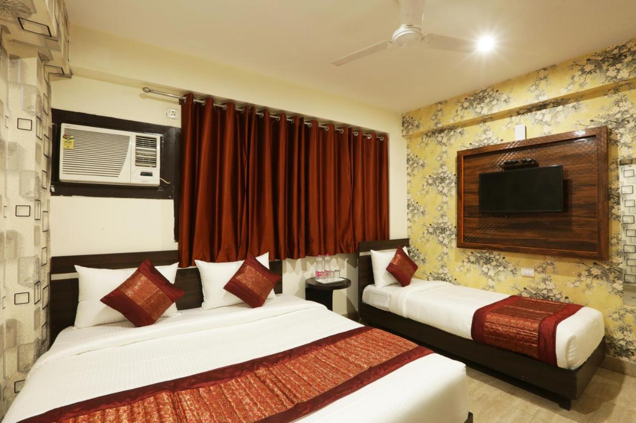 Hotel Classic New Delhi Exterior photo